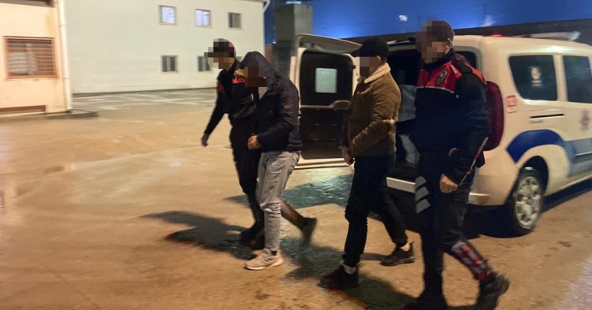 İnşaat malzemesi çalan 2 şüpheli tutuklandı