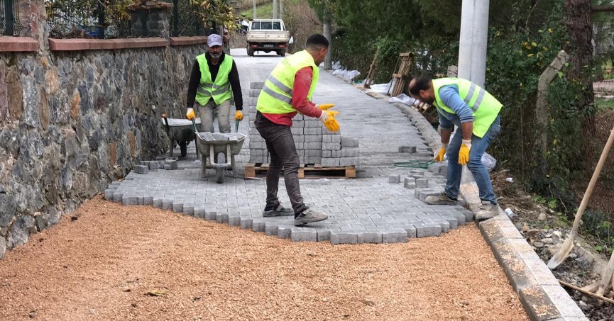 Köylerin yol konforu  ve güvenliği arttırılıyor