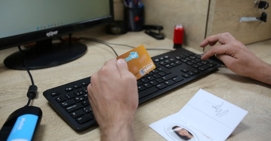 Öğretmen ve öğrencilere  seyahat kartı vize uyarısı