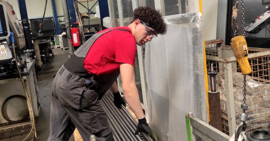 Mesleki lisesi öğrencileri  yurt dışında staj yapıyor