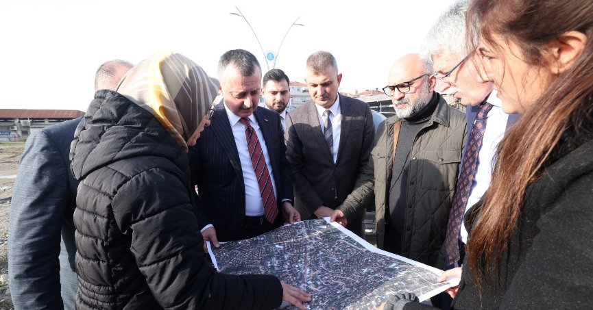 ‘Gölcük’ü nakış nakış işliyoruz’