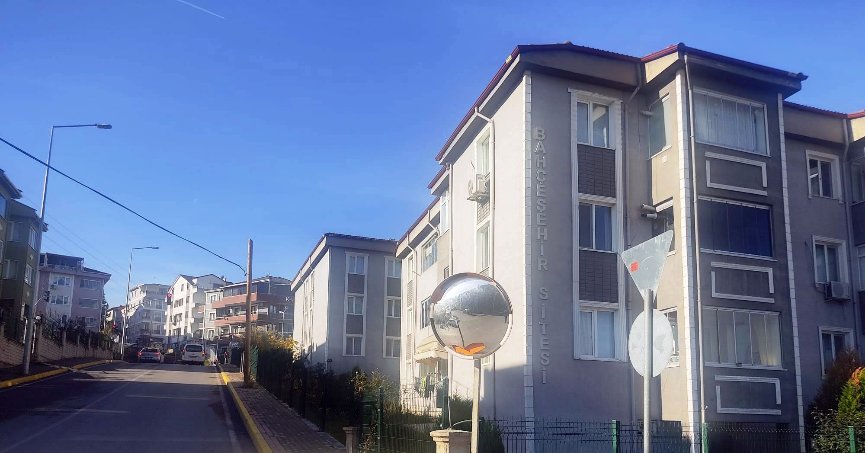 Kırılan aynaya değişim gerekli