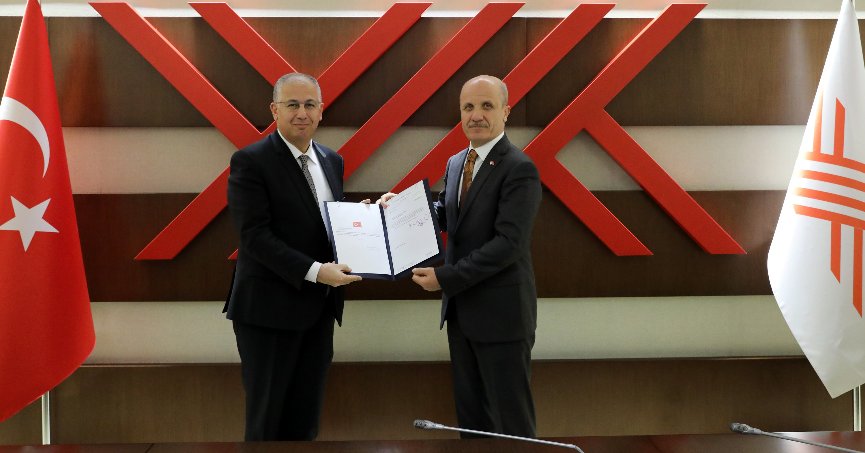 KOÜ Rektörü Cantürk, YÖK’te mazbatasını aldı