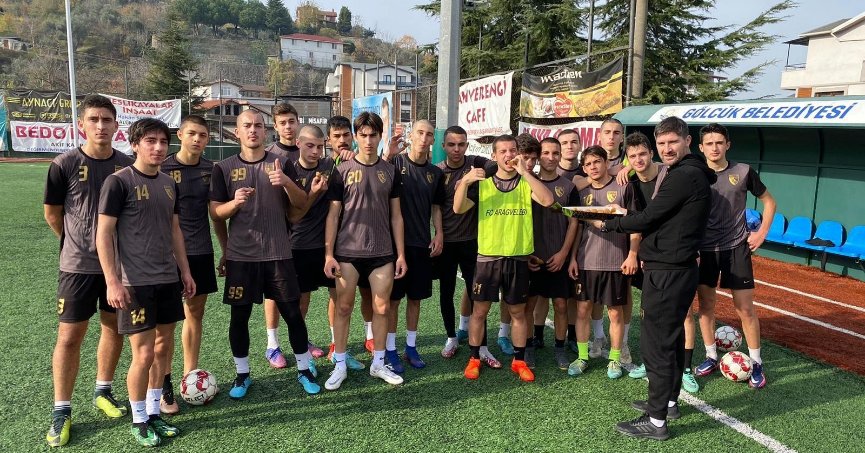 Aragvelebi, Gölcük'te kamp yaptı