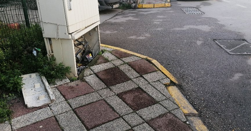 Kırık kapak yenilenmeli