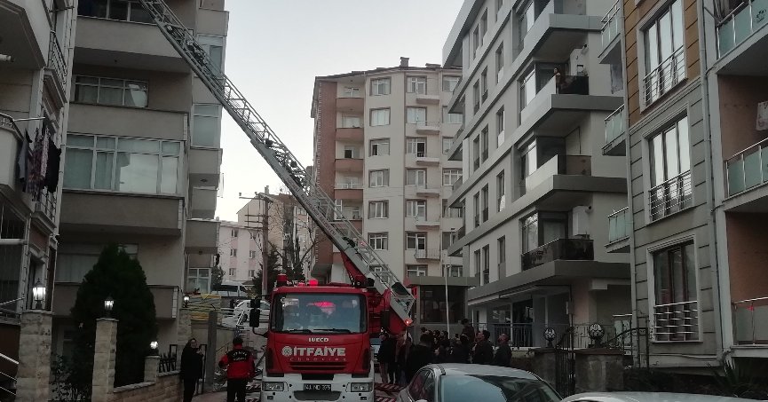 Evde çıkan yangında yaşlı adam öldü