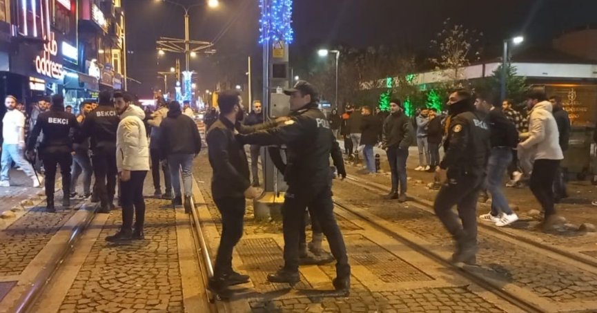 Yeni yılın ilk saatlerinde yumruklar havada uçuştu