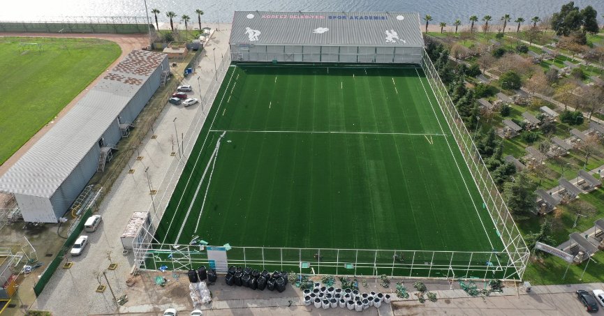 Alparslan Türkeş’te sentetik çimler seriliyor