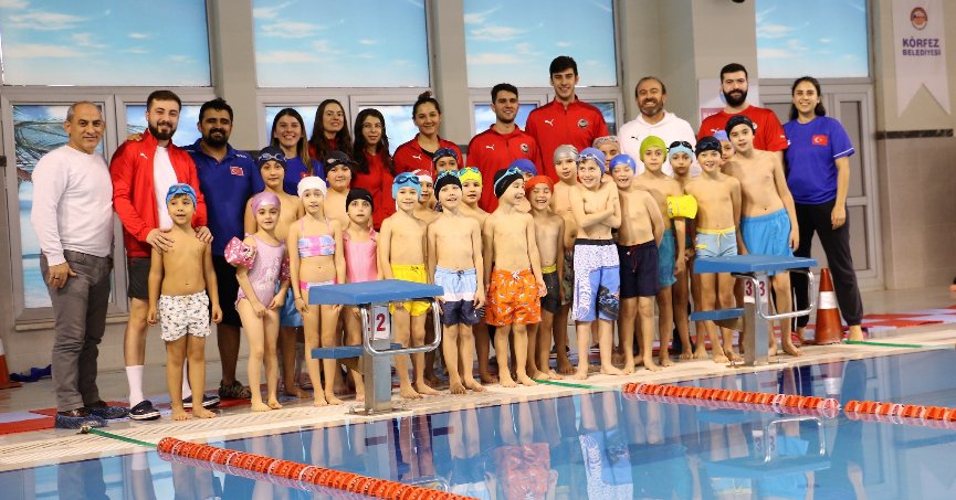 Körfez’de şampiyon yüzücüler yetişiyor