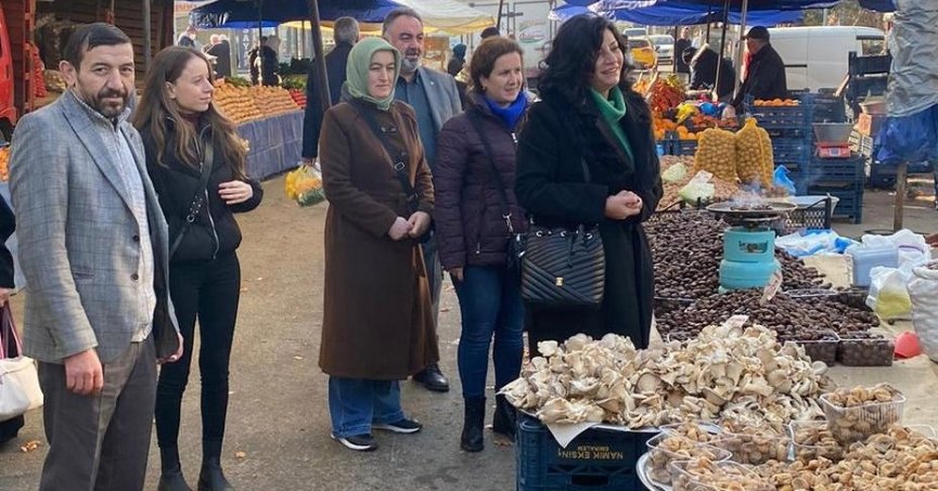 MHP’den pazarcı esnafına ziyaret