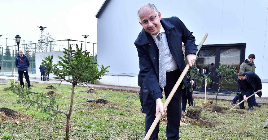 KOÜ’de yılın ilk ağaç dikimi