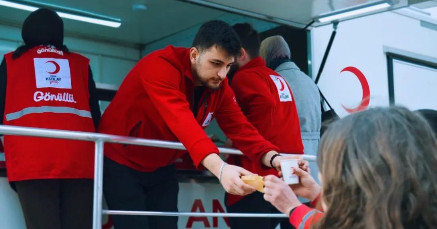 Genç Kızılay'dan görme engellilere afet eğitimi