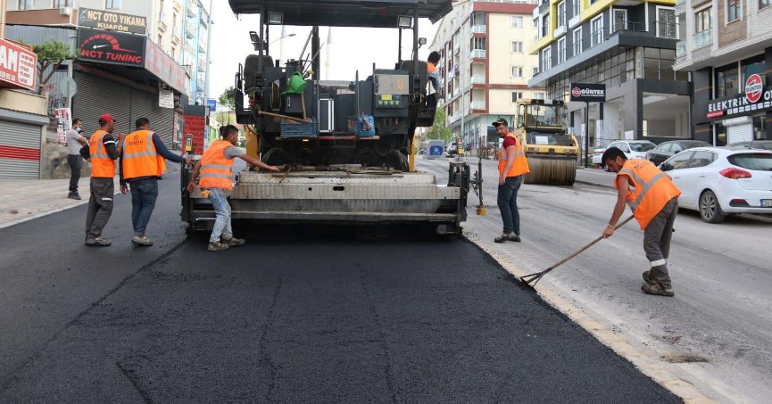 Büyükşehir’den 2022’de 235 kilometre yol yapımı