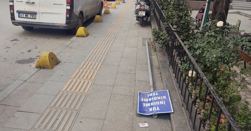 Sökülen tabela yerine sabitlenmeli