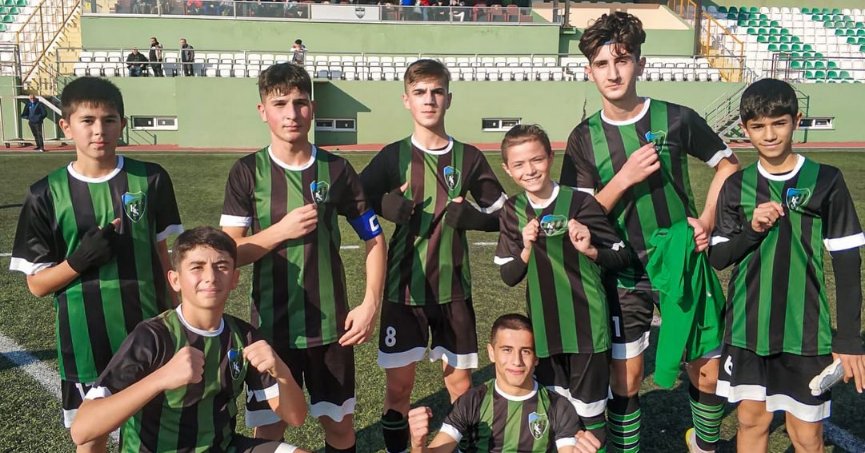 Gençler rakiplerini sahadan sildi