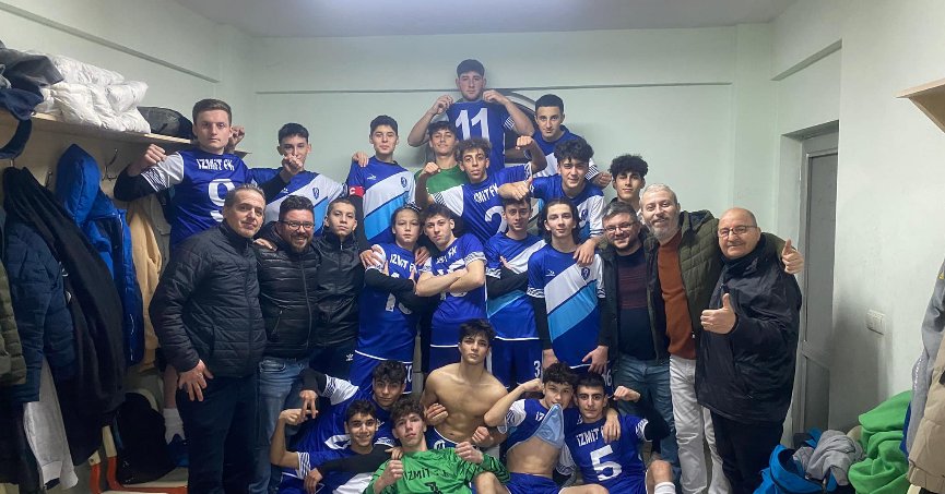 İzmit FK U16 şampiyon oldu