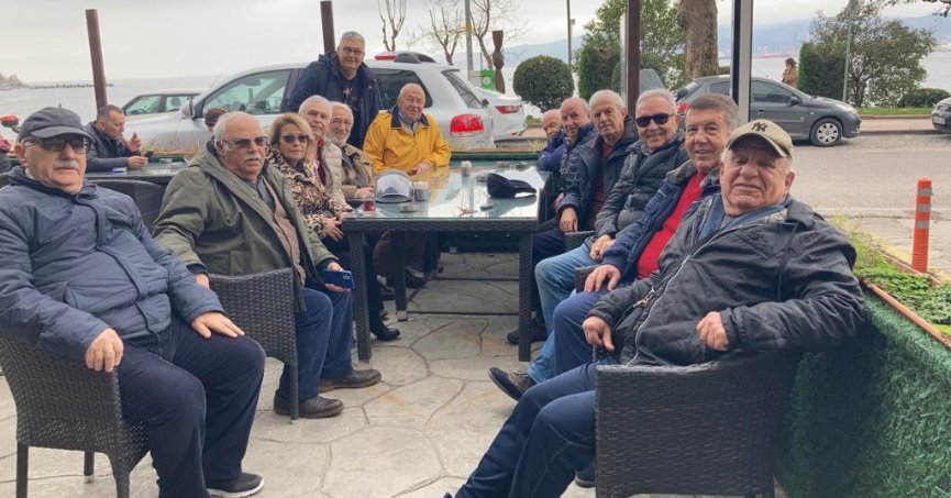 İlker Yasin’den dostlarına ziyaret