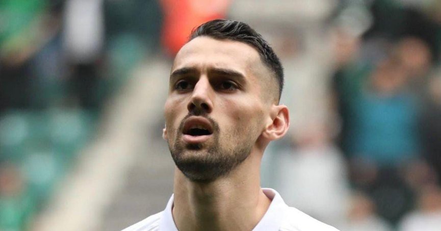 Alpay Çelebi ile yollar ayrıldı