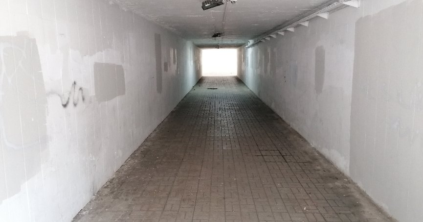 Altgeçit duvarları boyanarak temizlendi