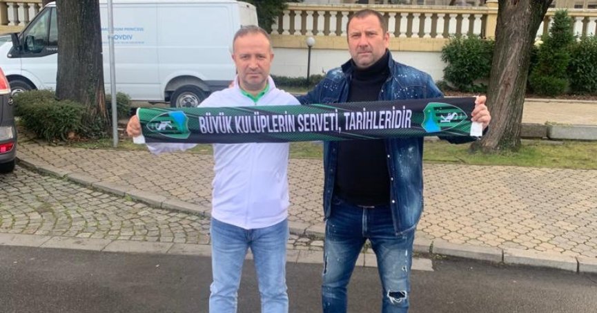 Alex Yordanov’dan selam var