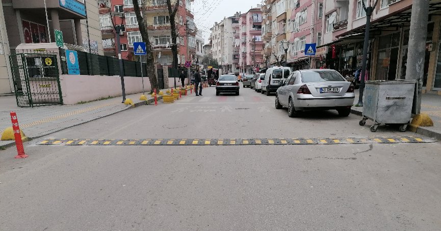 Okul önüne hız kesici konuldu