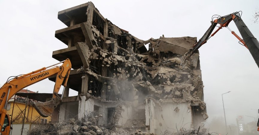 Bir yılda Kocaeli’de 100 bina yıkıldı