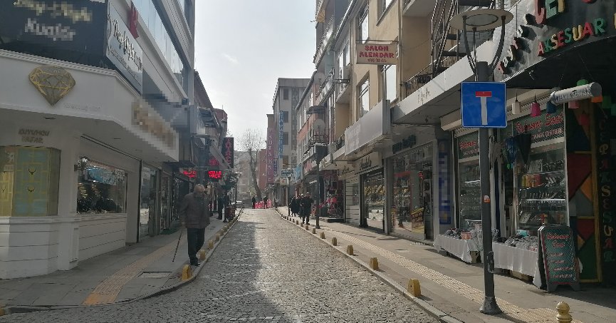 Çıkmaz sokak tabelası ile sürücüler uyarılıyor