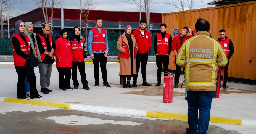 İtfaiyeden Kızılay gönüllülerine eğitim