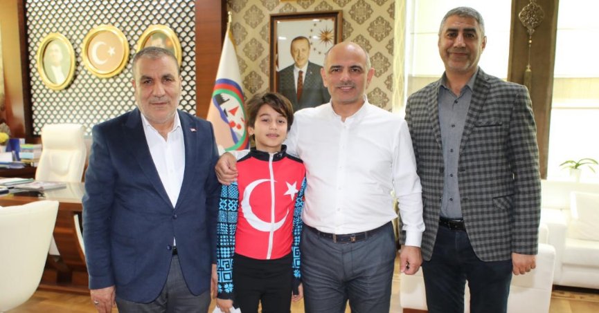 Başkan Söğüt şampiyonları ağırladı