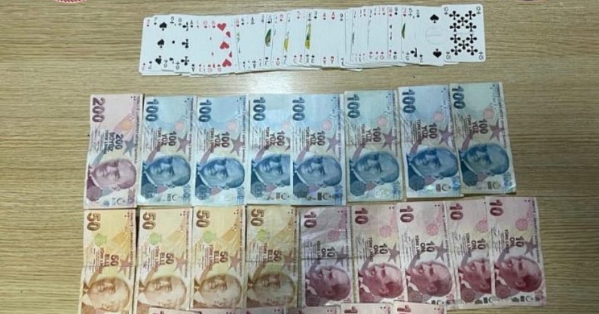 Kumar oynanan kıraathaneye polis operasyonu