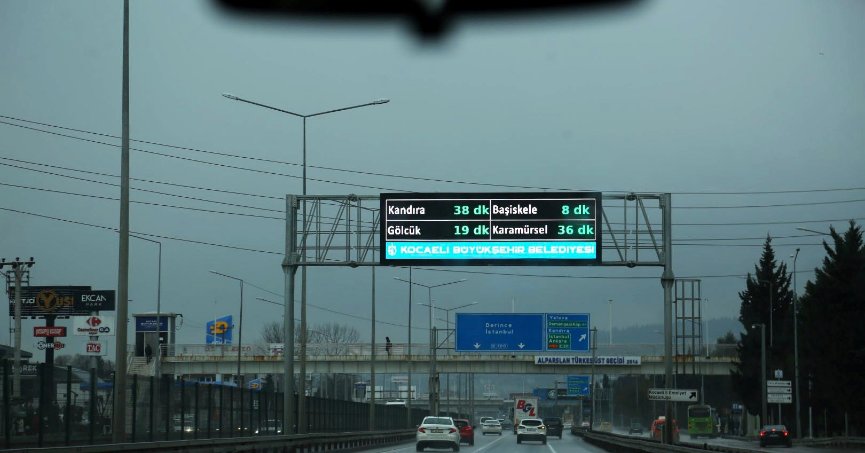 Sürücüler, elektronik  ekranla bilgilendiriliyor