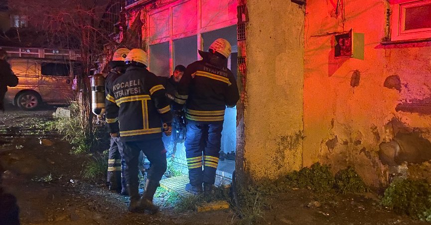 Evde çıkan yangın paniğe sebep oldu