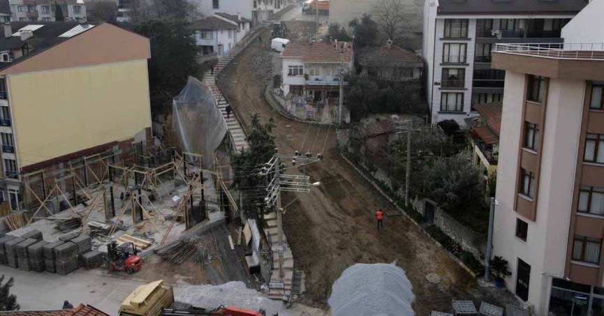 Yol ve kaldırımlara  yenileme çalışması