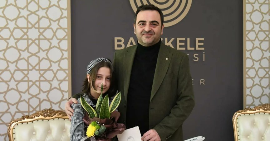 Başkan Özlü’ye anlamlı hediyeler