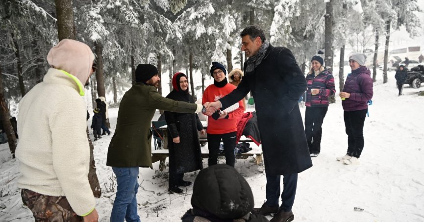 Başkan Kocaman, kar  sevincine ortak oldu