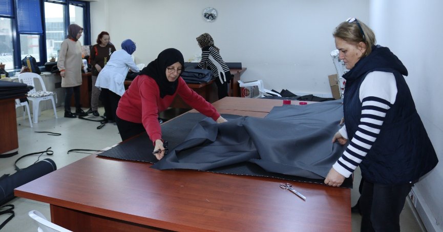 Deprem bölgesi için uyku tulumu üretiyorlar