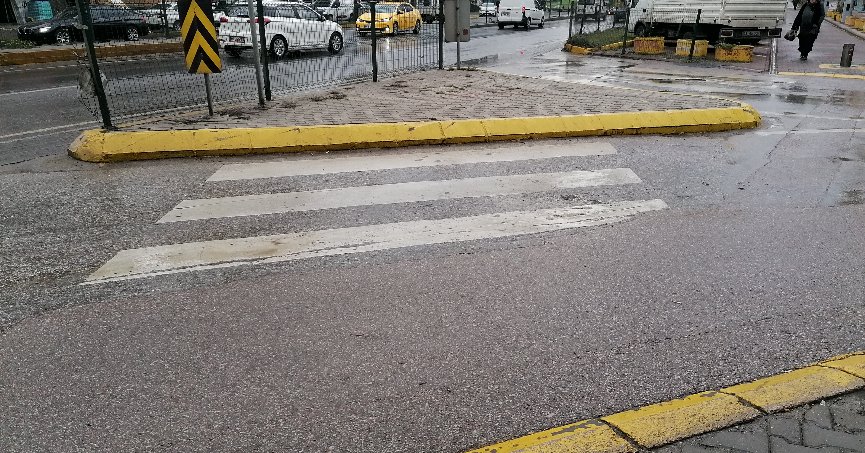 Yaya geçidine yenileme gerekli