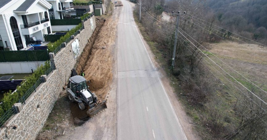 Genişletme nedeniyle  cadde trafiğe kapatıldı