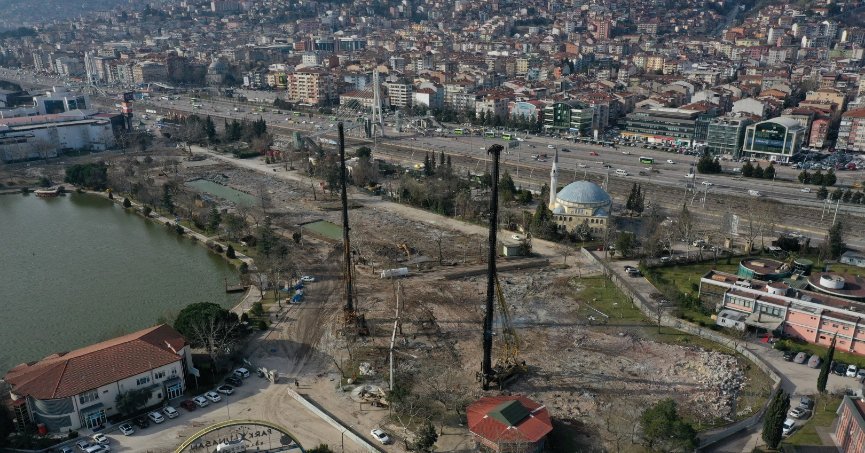 İzmit Millet Bahçesi’nde  çalışma devam ediyor
