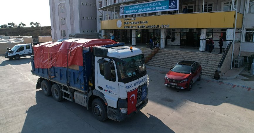 Büyükşehir’den günlük  195 mahalleye yardım