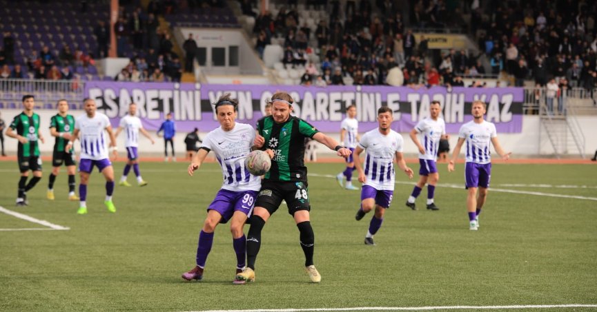 Depremzedeler için oynadık