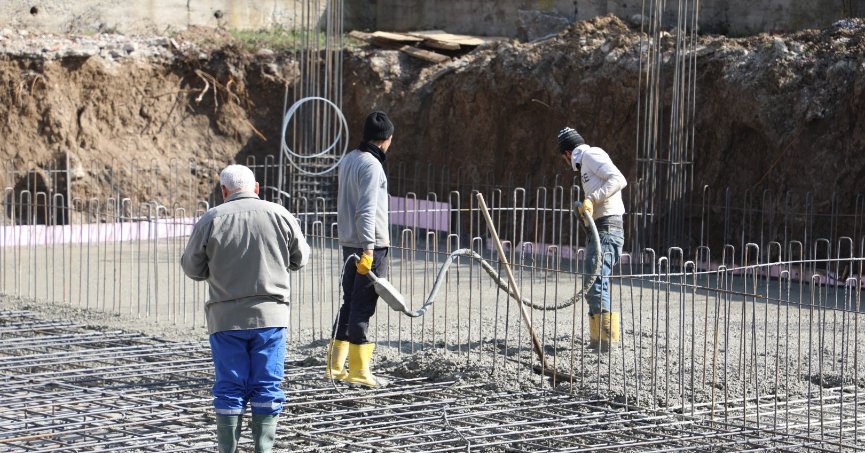 Kızderbent’te çok amaçlı  salonun temeli atıldı