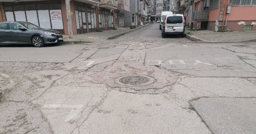 Yolların kesiştiği noktaya bakım gerekli