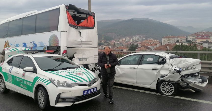 23 aracın karıştığı kazalarda 11 yaralı