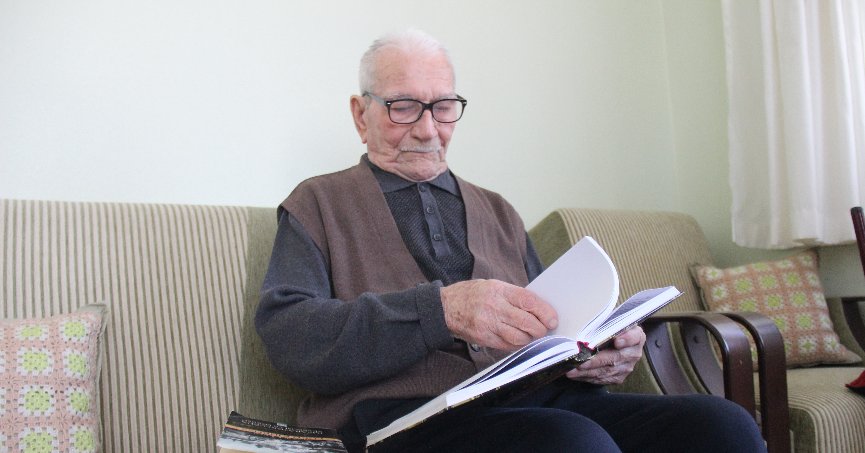 Yüzünde tarihin izlerini taşıyor