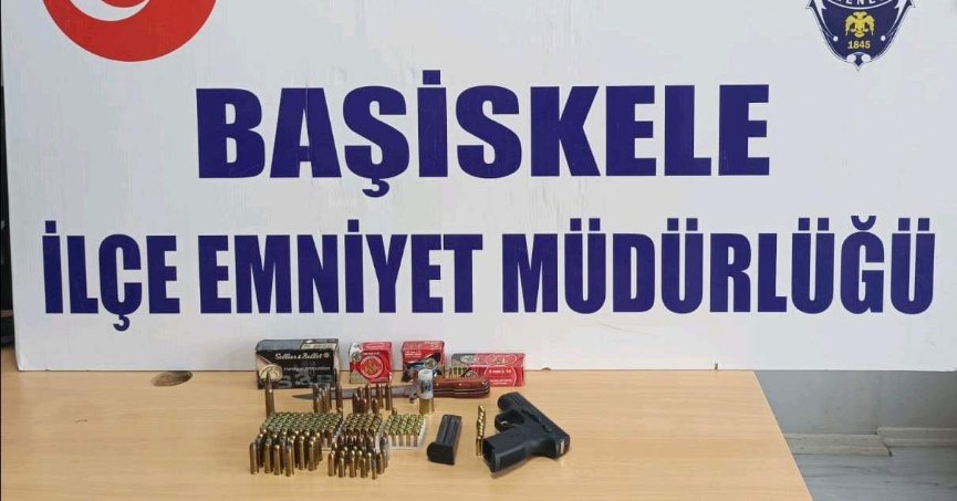 8 farklı suçtan aranıyordu, evinden cephane çıktı