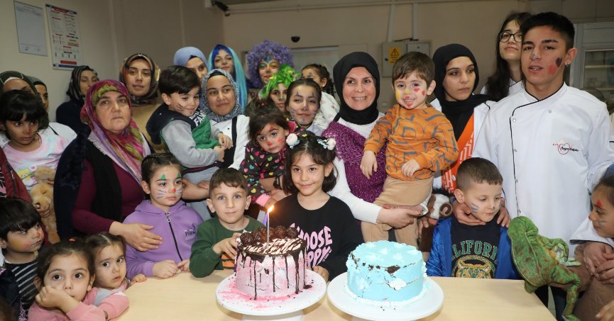 Misafir çocuklar doyasıya eğlendi