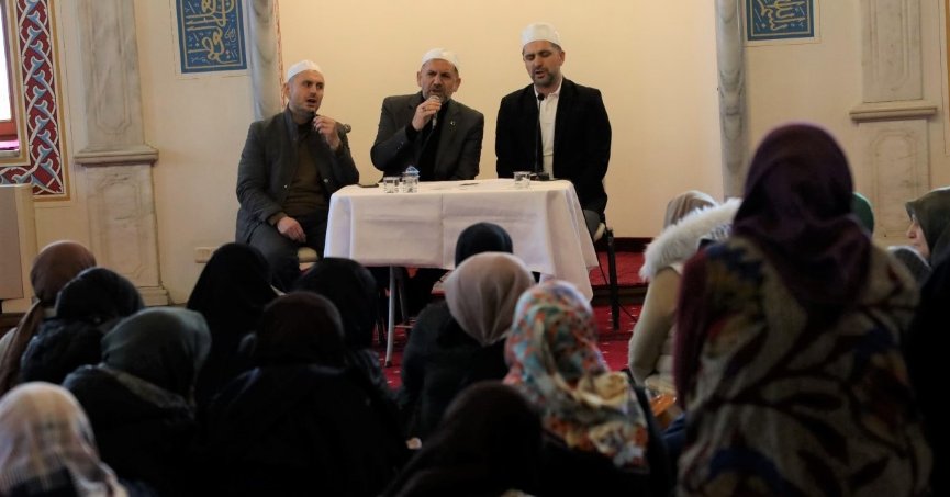 Depremde hayatını kaybedenler için mevlit