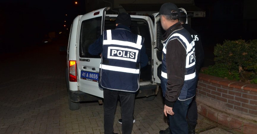 Aranan şahıslar operasyonla yakalandı