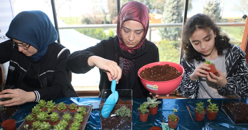 Depremzede misafirler için 8 Mart etkinliği